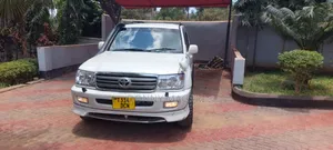 Toyota Land Cruiser 2017 White