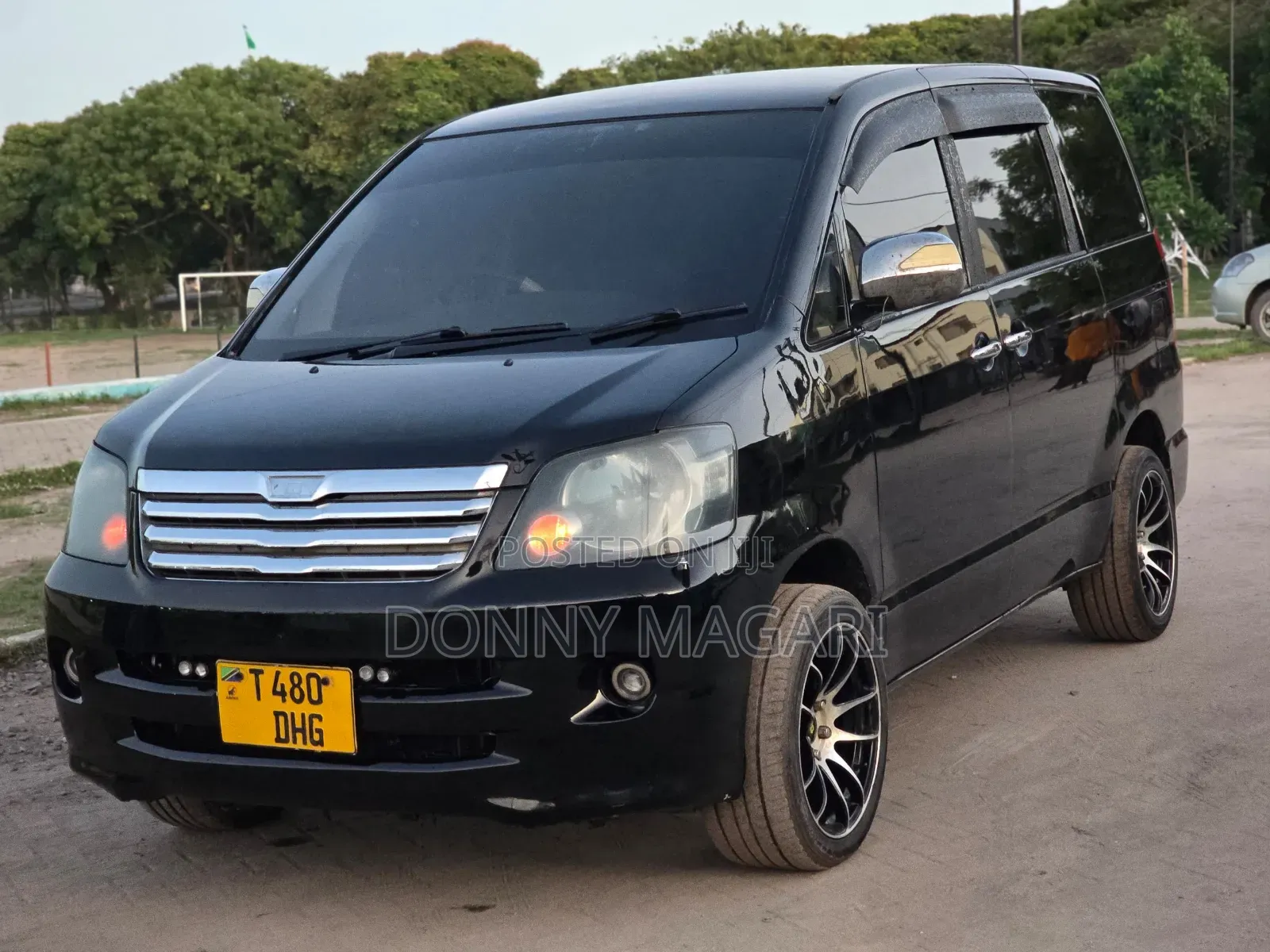 Toyota Noah 2001 Black