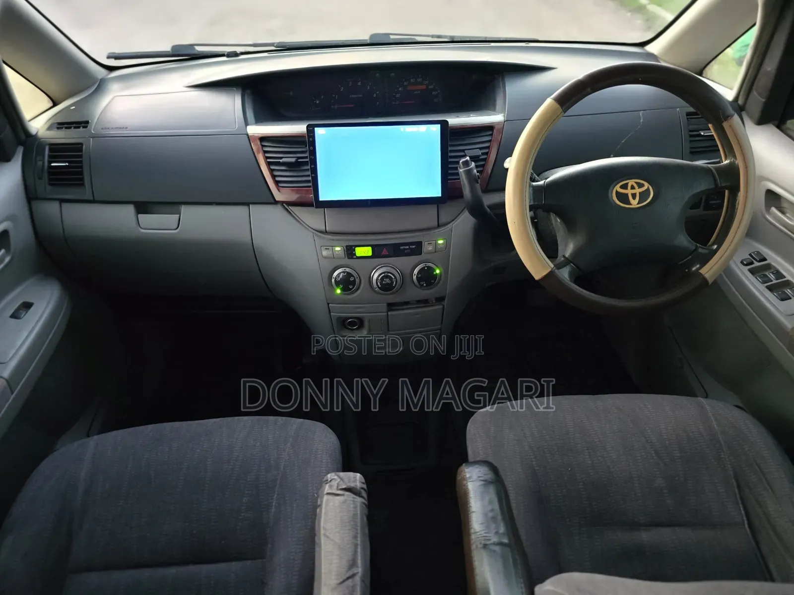Toyota Noah 2001 Black