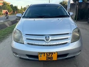 Toyota IST 2003 Silver