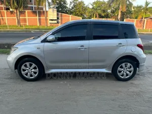 Toyota IST 2003 Silver