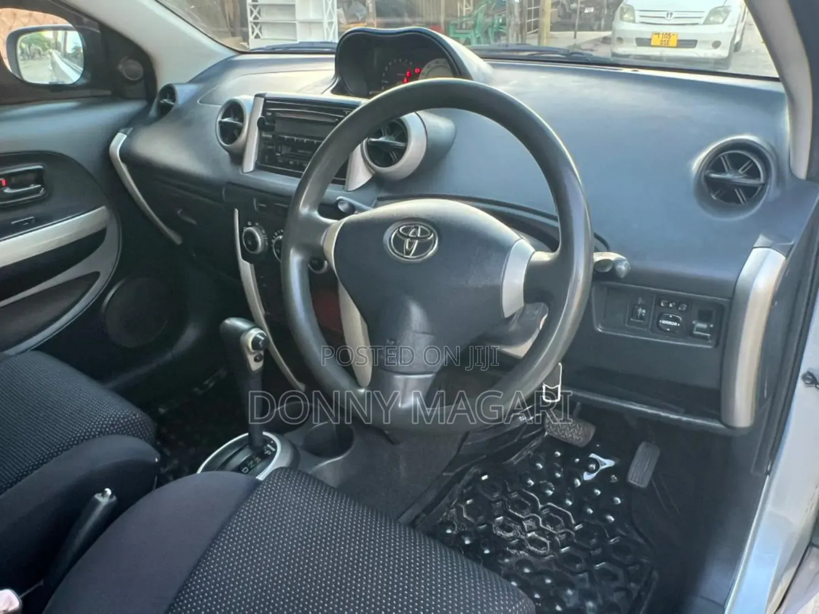Toyota IST 2003 Silver