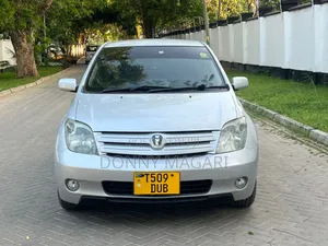 Toyota IST 2005 Silver
