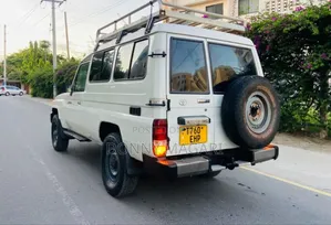 Toyota Land Cruiser 2008 White