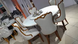 Dinning Table With 6 Seater