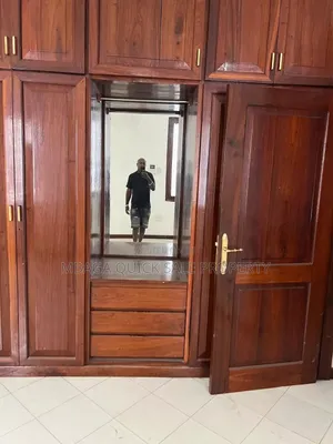 5bdrm House in Masaki for rent