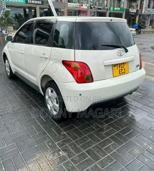 Toyota IST 2003 White