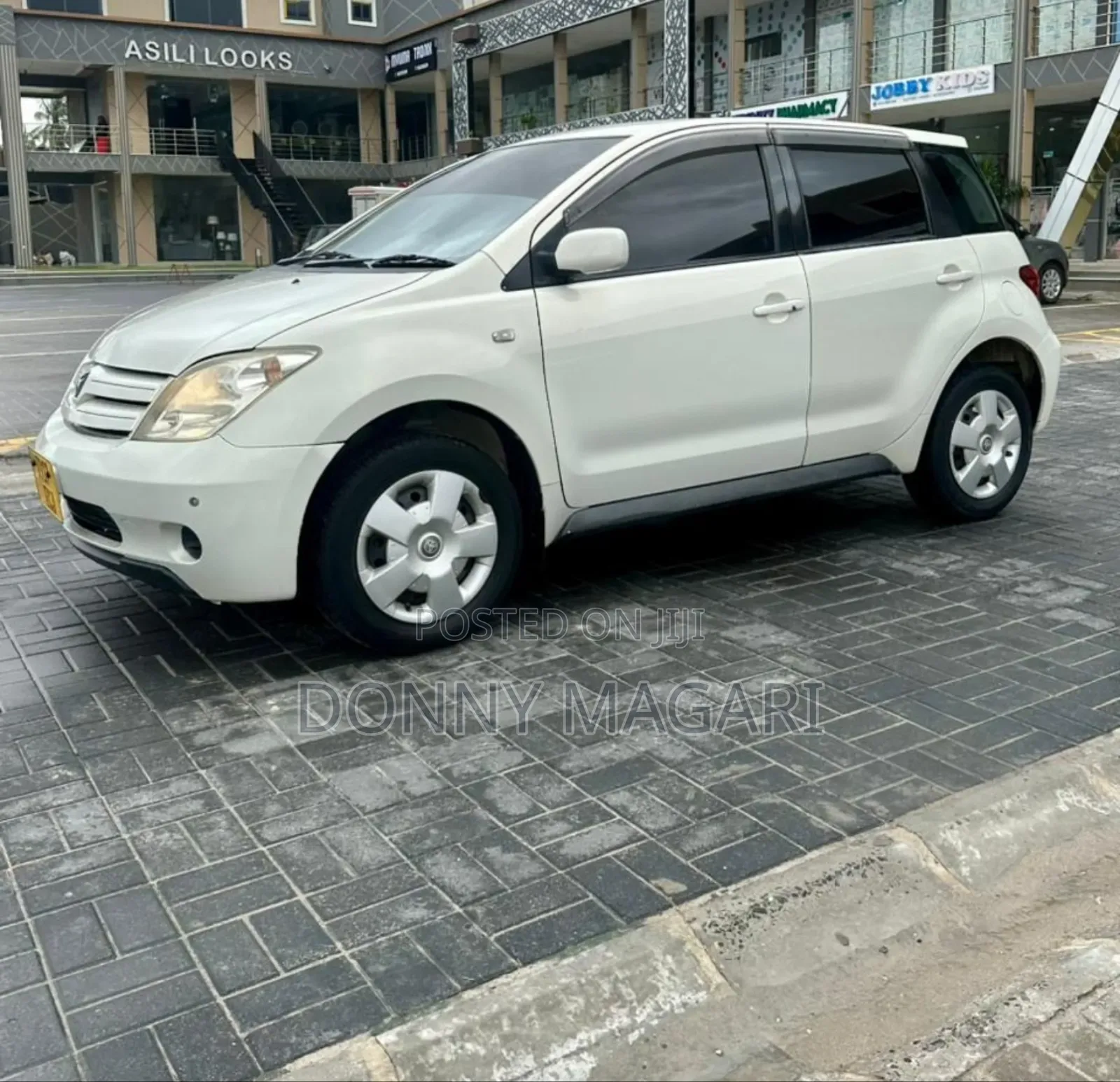 Toyota IST 2003 White