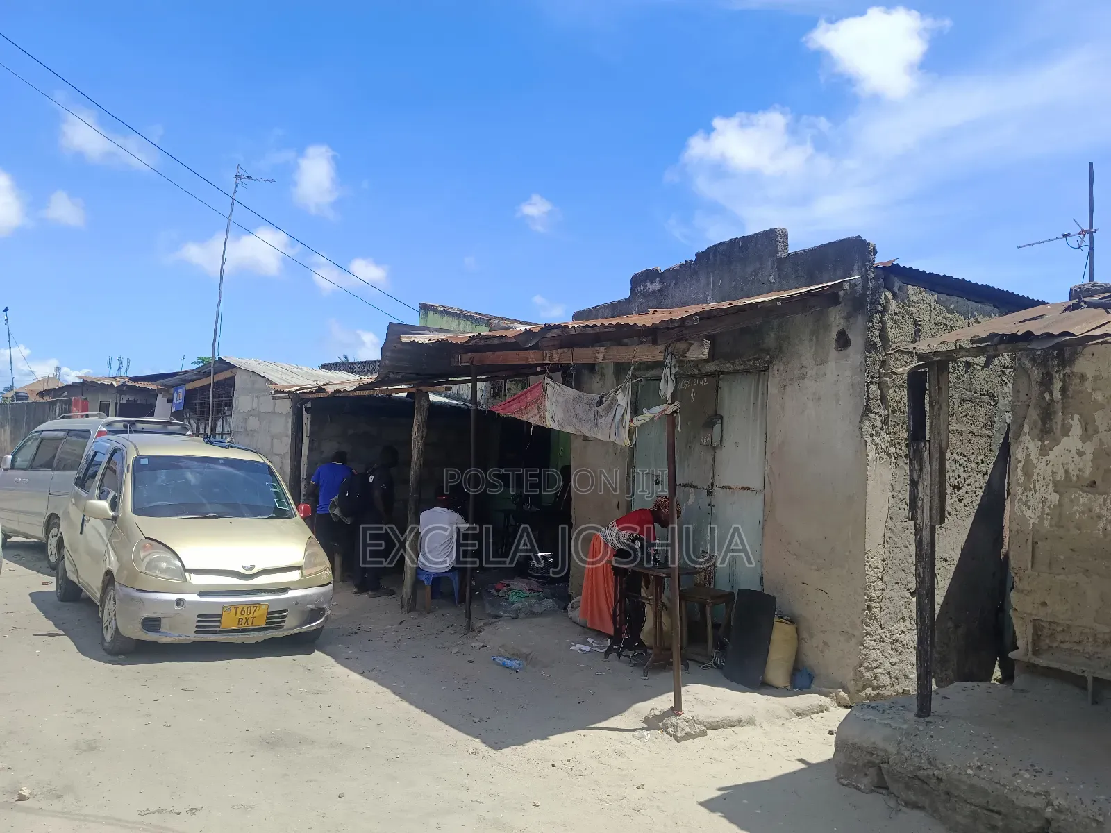 Eneo Lina Nyumba Ya Kuvunja Linauzwa Manzese Argentina
