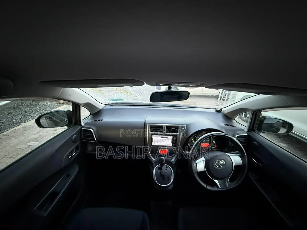 Toyota Ractis 1.5 FWD 2011 Matt Black