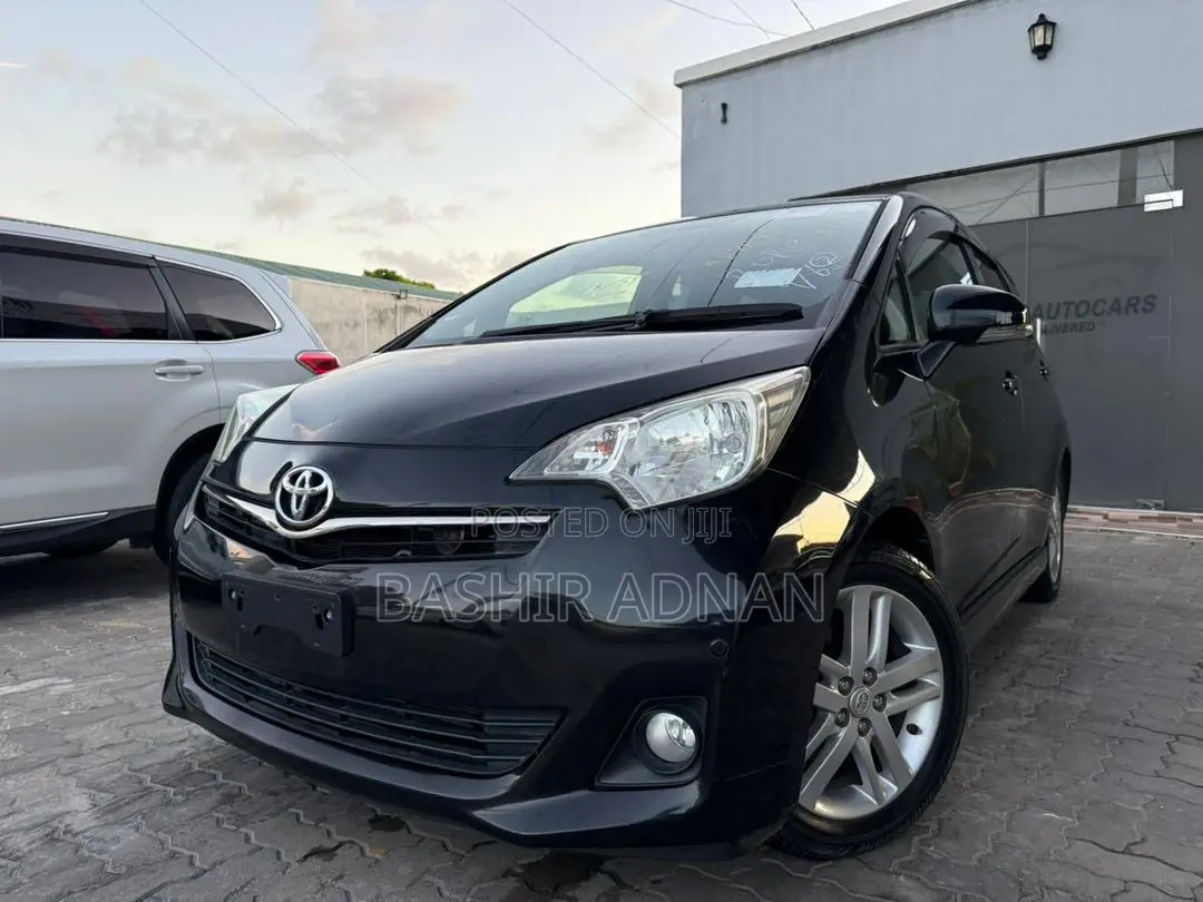 Toyota Ractis 1.5 FWD 2011 Matt Black