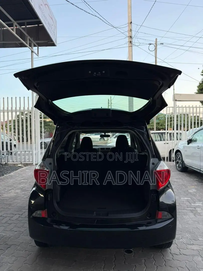 Toyota Ractis 1.5 FWD 2011 Matt Black