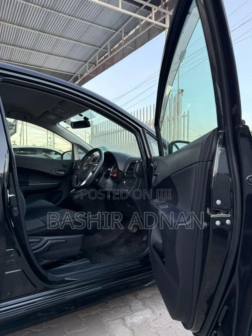 Toyota Ractis 1.5 FWD 2011 Matt Black