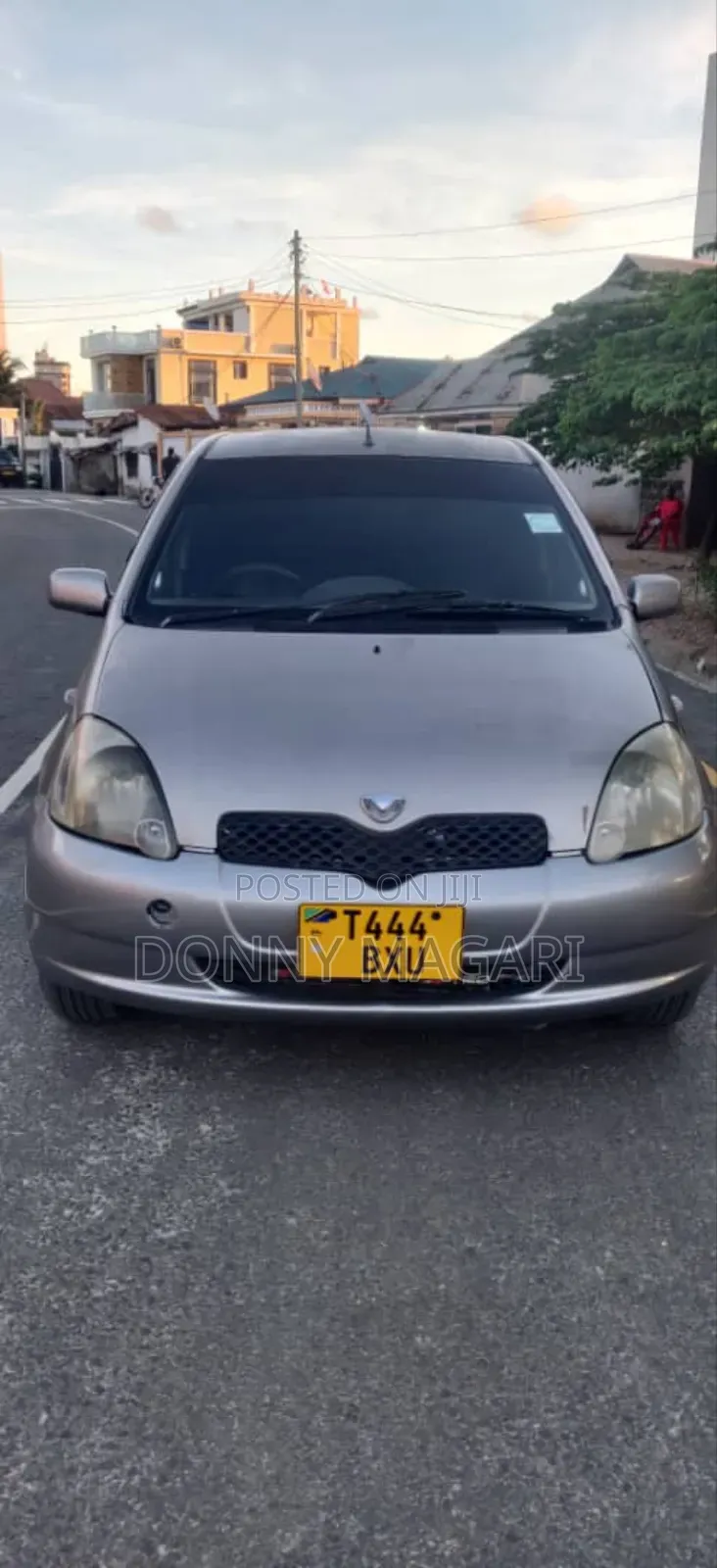 Toyota Vitz 2004 Gray