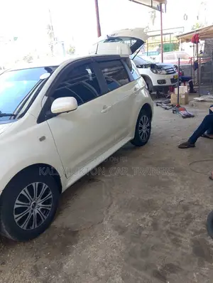Toyota IST 2005 White