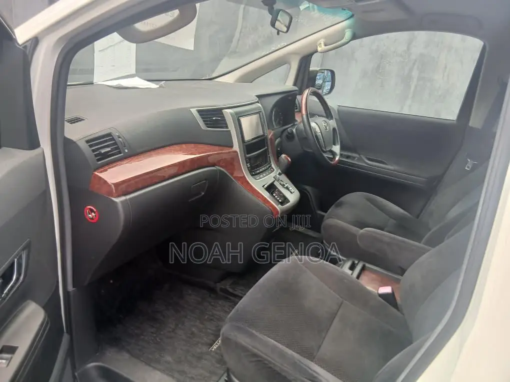 Toyota Vellfire 2009 White