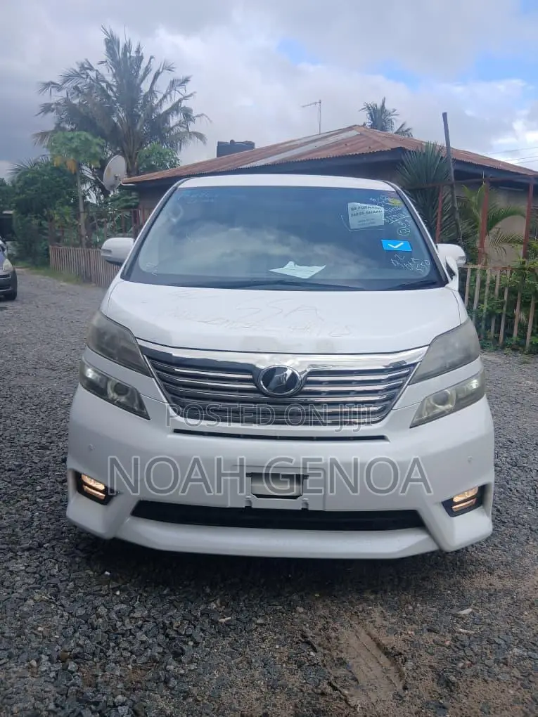 Toyota Vellfire 2009 White