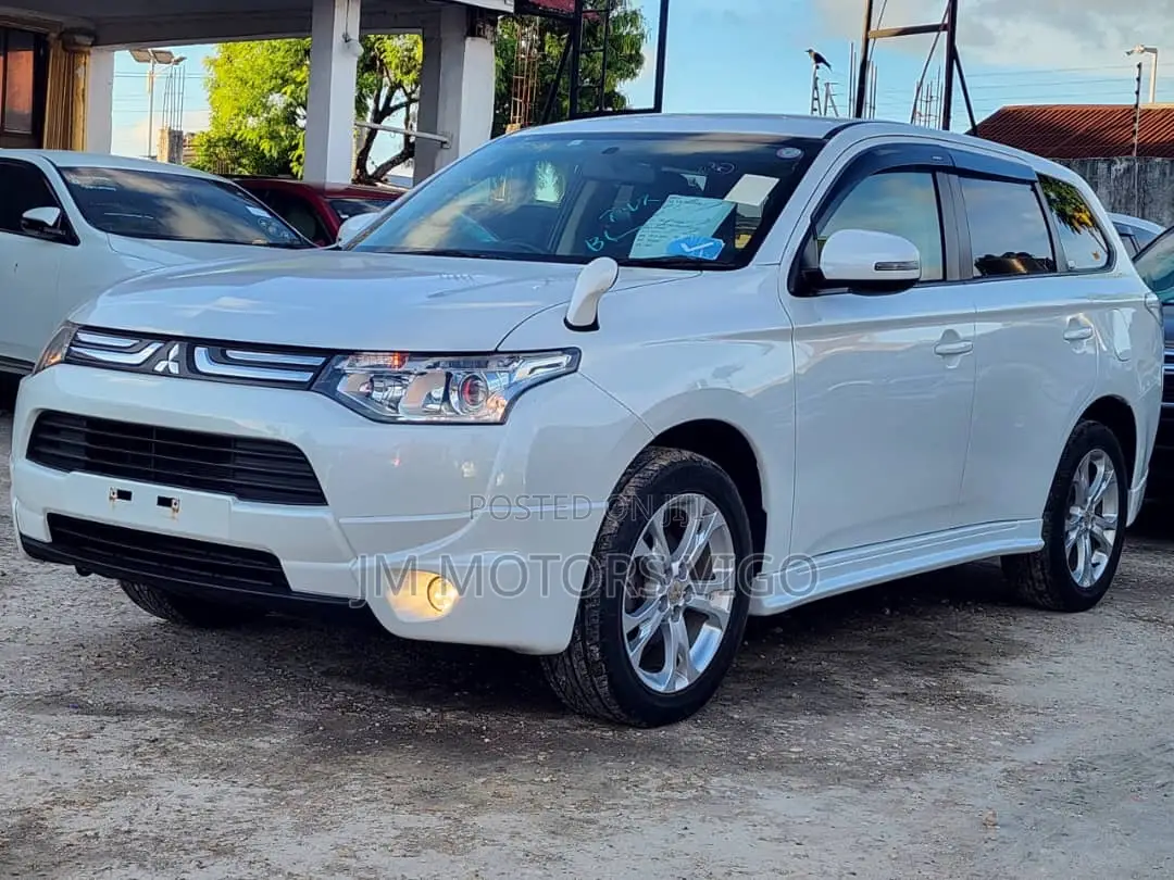 Mitsubishi Outlander 2013 White