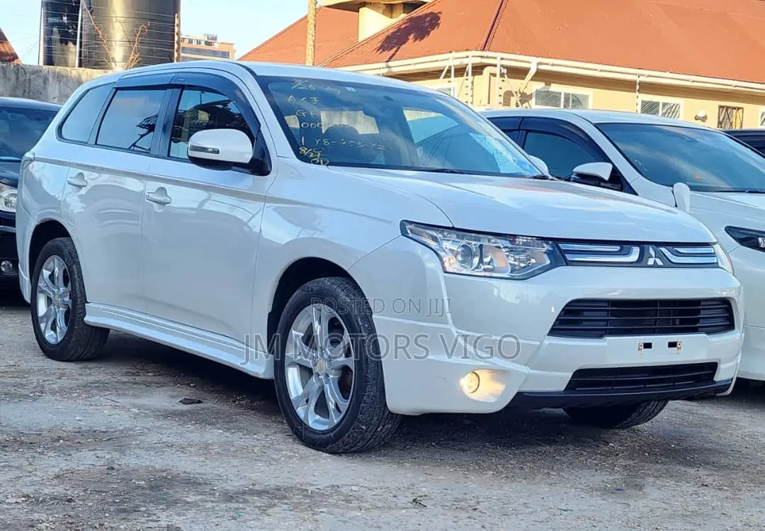Mitsubishi Outlander 2013 White