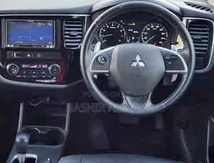 Mitsubishi Outlander 2012 White