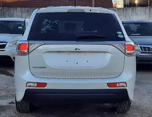 Mitsubishi Outlander 2012 White