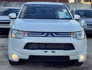 Mitsubishi Outlander 2012 White