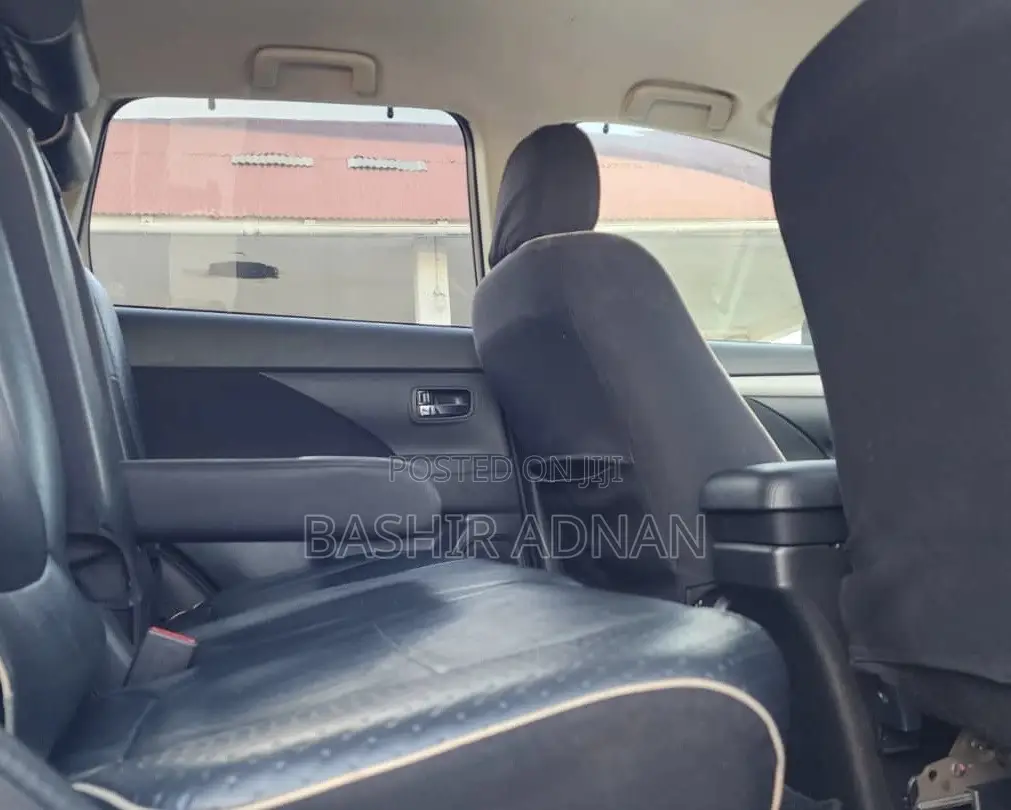 Mitsubishi Outlander 2012 White