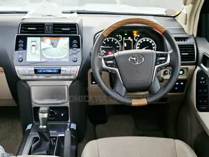 Toyota Land Cruiser Prado 2022 White