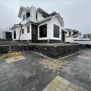 5bdrm House in Goba for sale