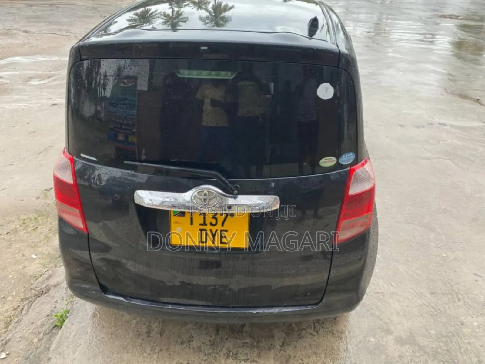 Toyota Ractis 2010 Black