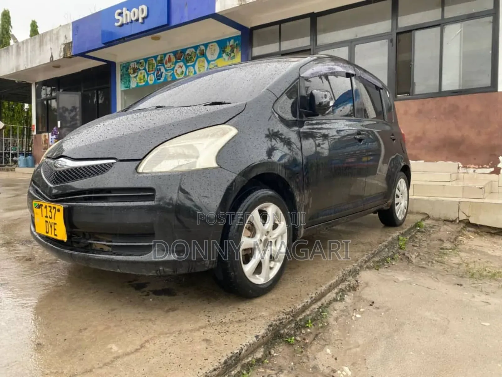 Toyota Ractis 2010 Black