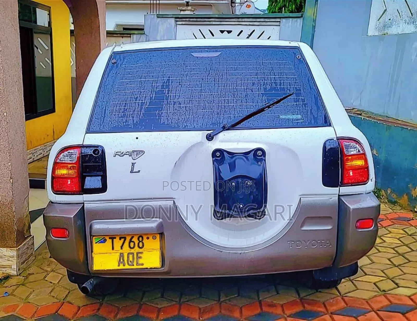 Toyota RAV4 1999 White