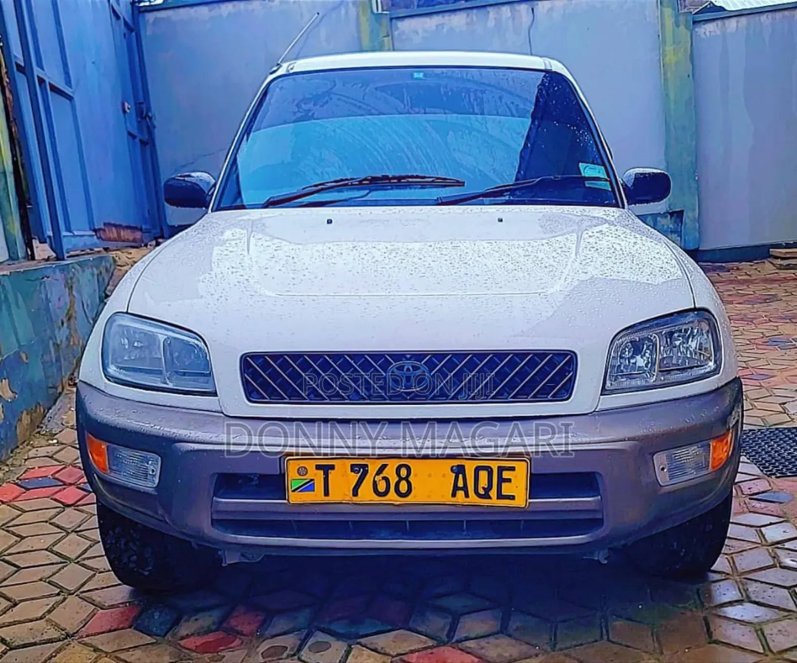 Toyota RAV4 1999 White