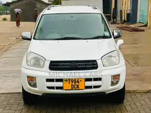 Toyota RAV4 Automatic 2003 White