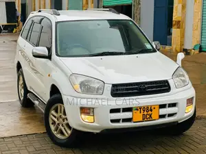 Toyota RAV4 Automatic 2003 White