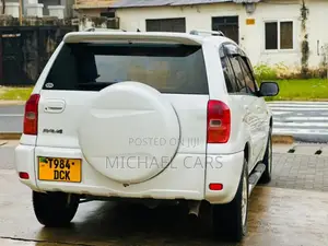 Toyota RAV4 Automatic 2003 White
