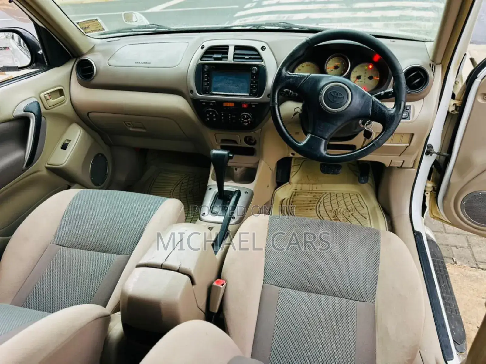 Toyota RAV4 Automatic 2003 White