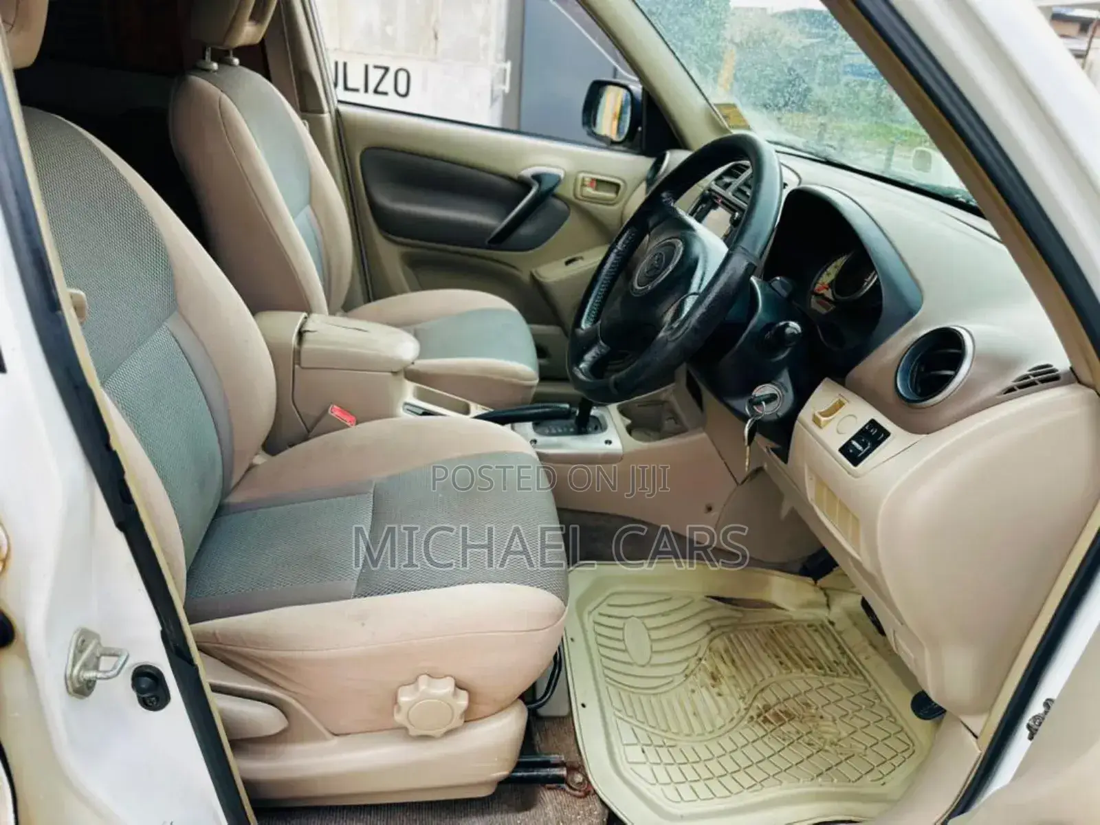 Toyota RAV4 Automatic 2003 White