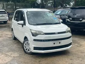 Toyota Spade 2012 Off white