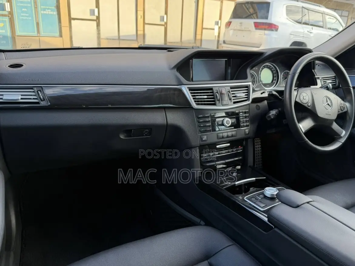 Mercedes-Benz E300 2012 Silver