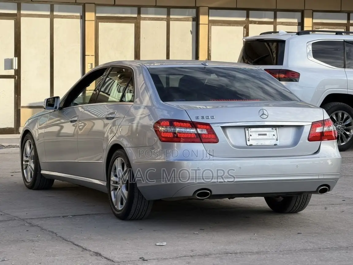 Mercedes-Benz E300 2012 Silver