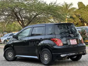 Toyota IST 2005 Black