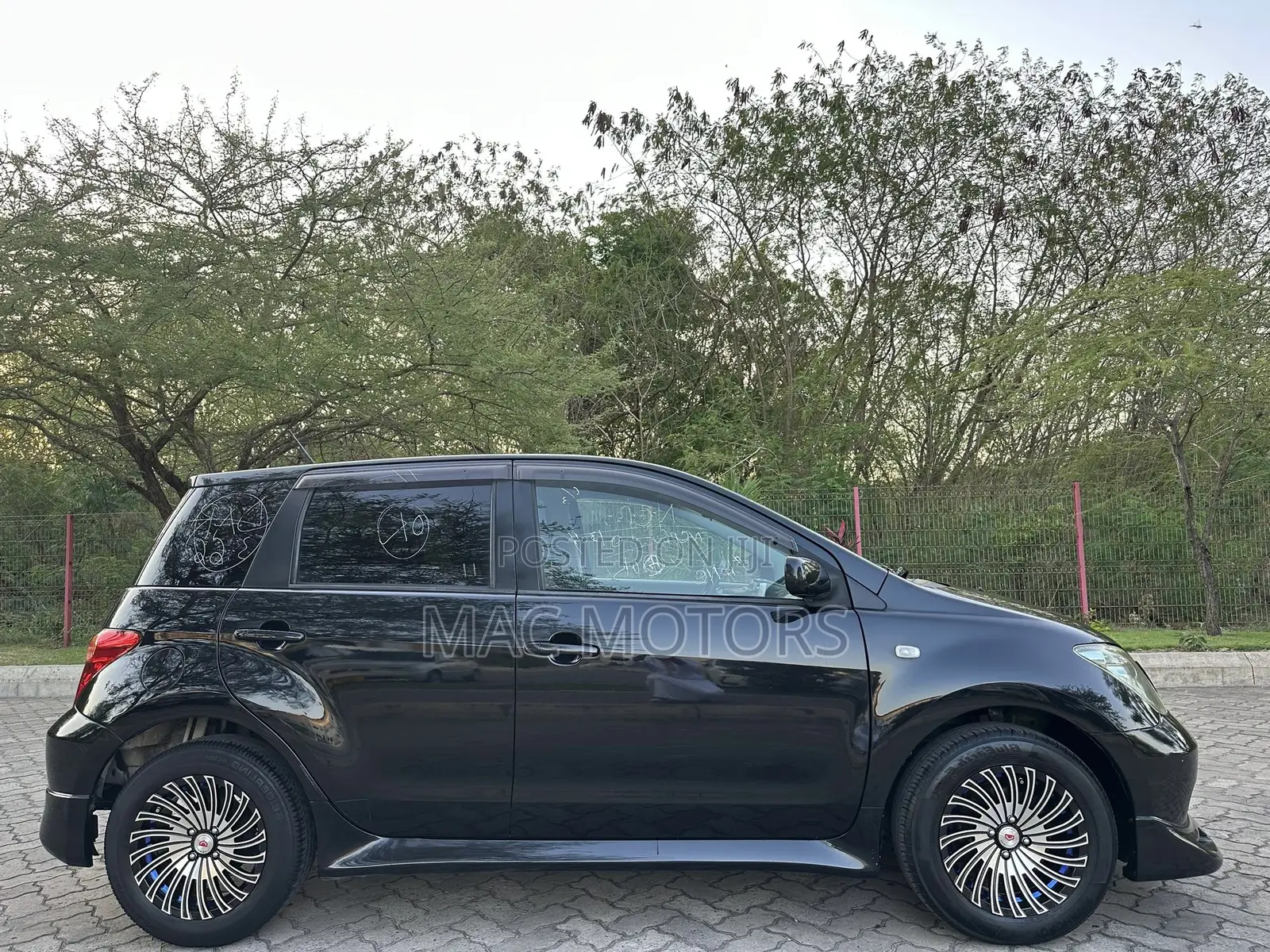 Toyota IST 2005 Black