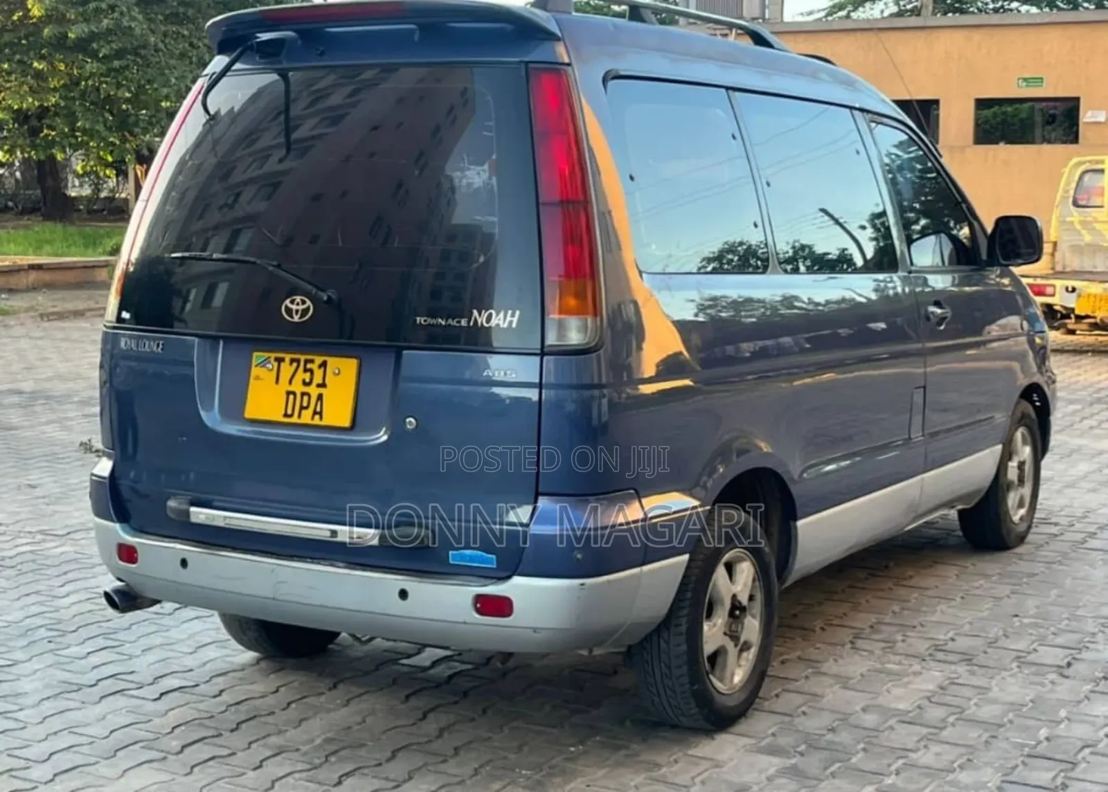 Toyota Noah 2003 Blue