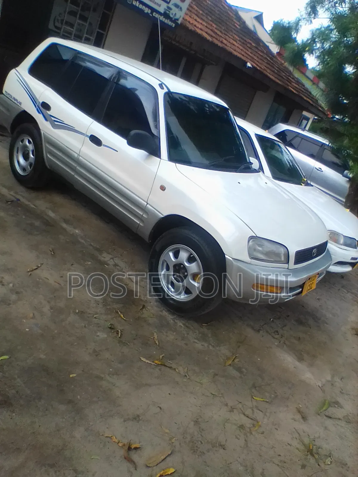 Toyota RAV4 1999 White