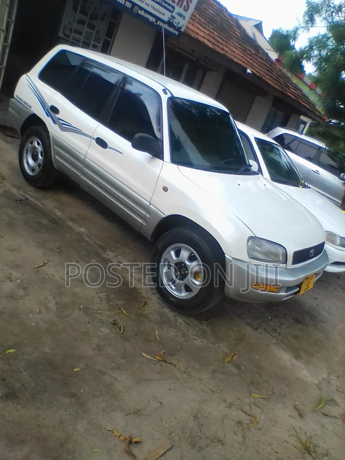 Toyota RAV4 1999 White
