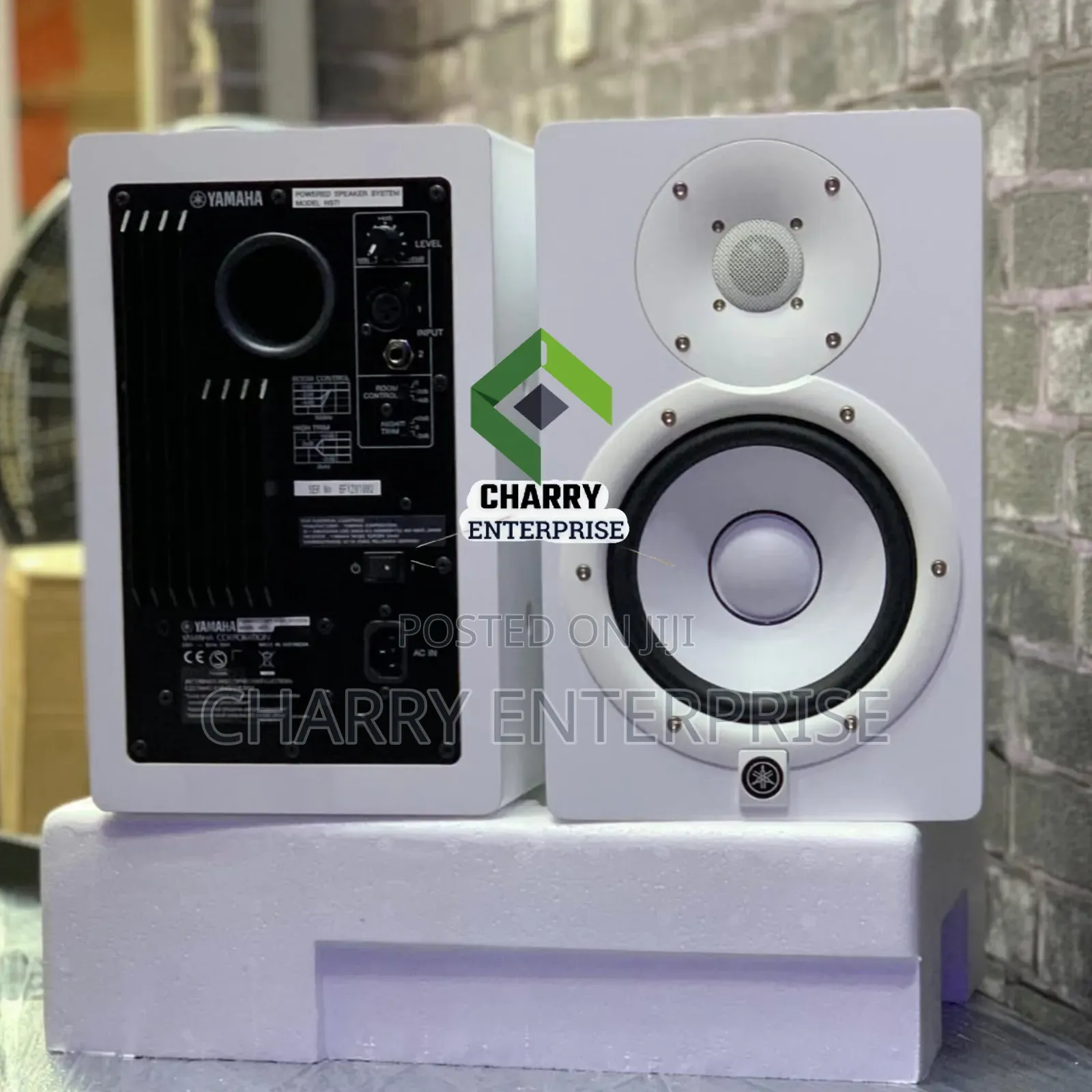 Yamaha Hs5 Powered Studio Monitors Pair of 2 Speakers