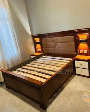 Vitanda Vya Mbao Quality Sana Hardwood Vinapatikana