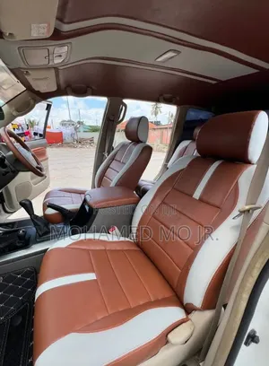 Full Interior Prado120