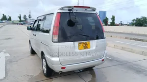 Toyota Noah 2001 Silver